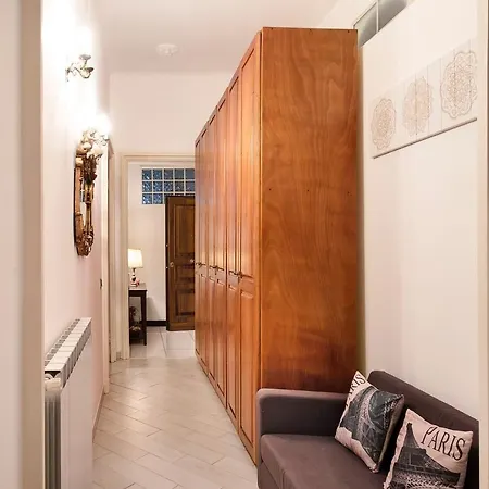 House Corso Dogali Aquarium *